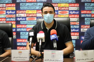سرمربی فولاد خوزستان: باید ذهن بازیکنانم را آماده کنم