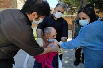 واکسیناسیون معلولان در مهاباد