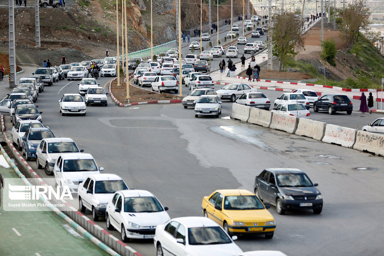 بی توجهی مسافران و ترافیک سنگین ورودی گیلان از محور قزوین 