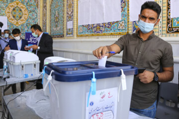 ساعات آغازین رای گیری در حرم حضرت شاهچراغ (ع) شیراز