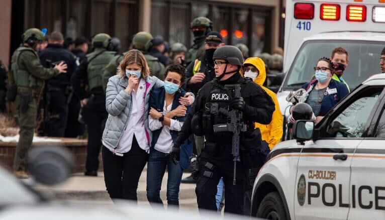۱۰ نفر در  کلرادو ی آمریکا بر اثر تیراندازی کشته شدند