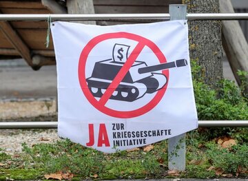 همه‌پرسی سوئیس در مخالفت با کمک به جنگ‌ تسلیحاتی جهان