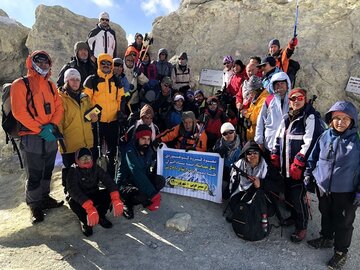 کوهنوردان مهابادی قله دماوند را فتح کردند