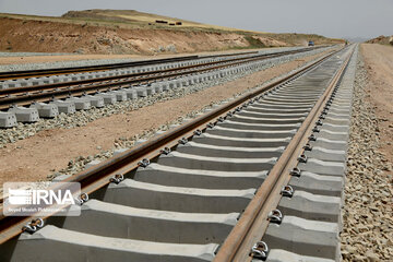 ۳۷۵ میلیارد تومان برای بهره برداری راه آهن یزد- اقلید فارس نیاز است 