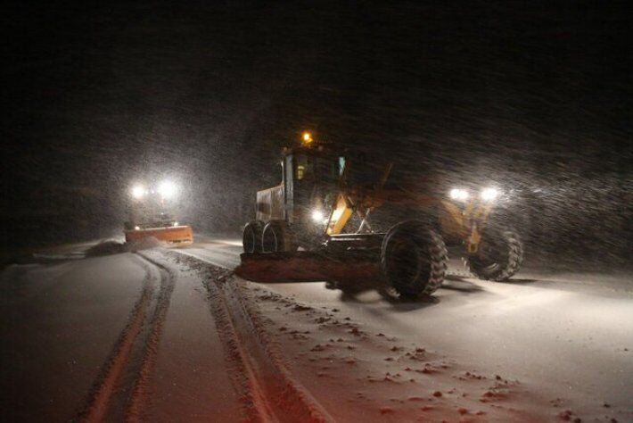 محور شاهرود به آزادشهر به علت بارش برف بسته شد