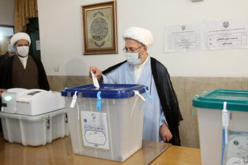 شرکت مراجع تقلید و علمای قم در انتخابات 1400