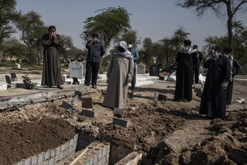 خاک‌سپاری فوتی‌های گرونا در آرامستان اهواز