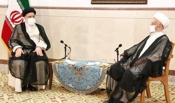 رییس‌جمهوری منتخب با آیت‌الله مکارم شیرازی دیدار کرد