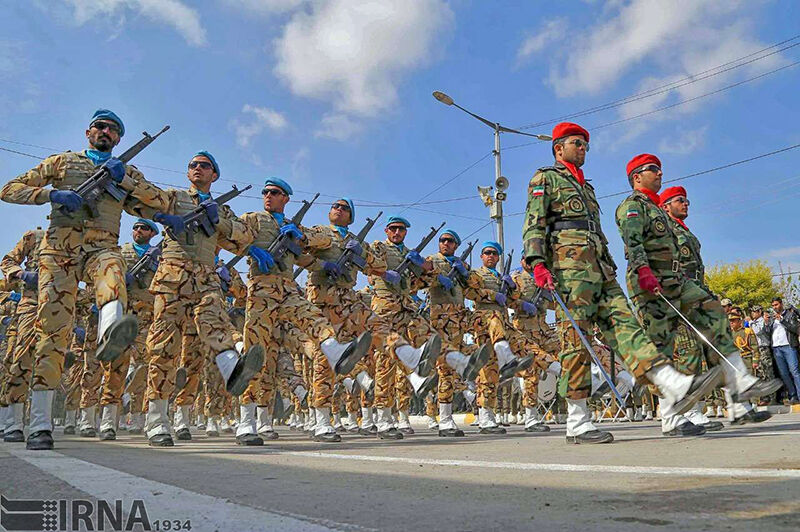 رژه حماسی نیروهای مسلح در اهواز برگزار شد
