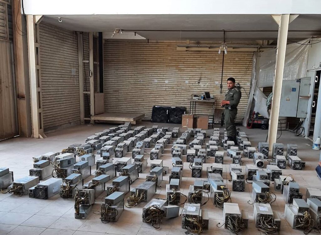 ۸۲۰ دستگاه ماینر غیرمجاز در کردستان کشف و ضبط شد