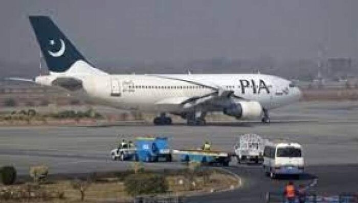 نخستین پرواز پاکستانی در فرودگاه  کابل به زمین نشست