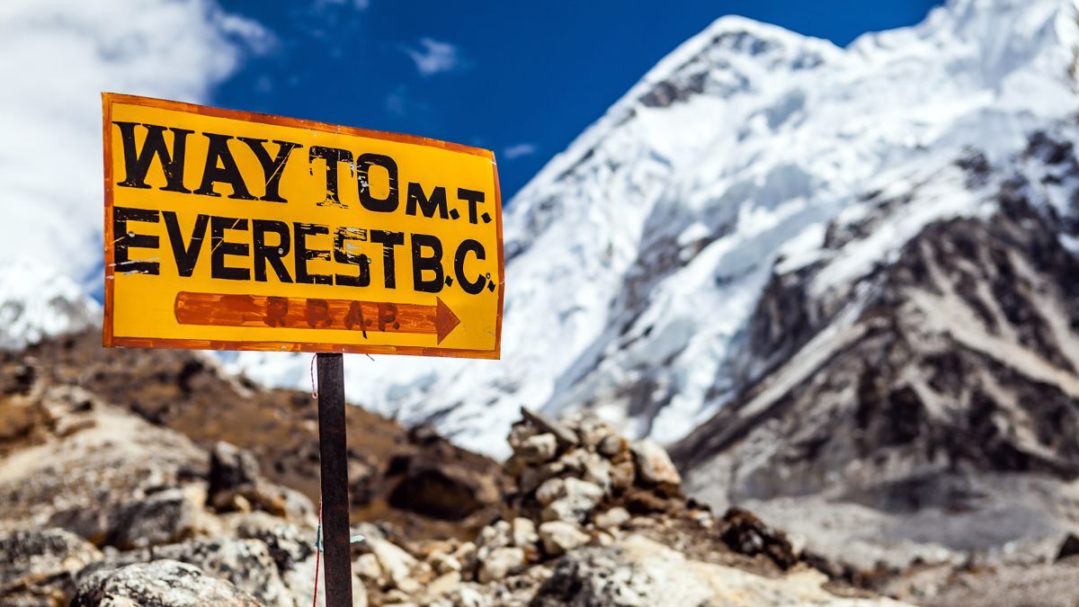 دو کوهنورد خارجی در ارتفاعات اورست جان باختند